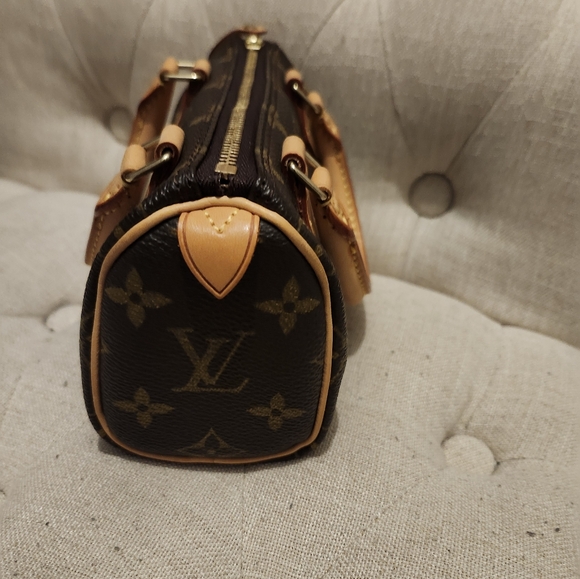 Louis Vuitton speedy nano with bag tag - Picture 14 of 15